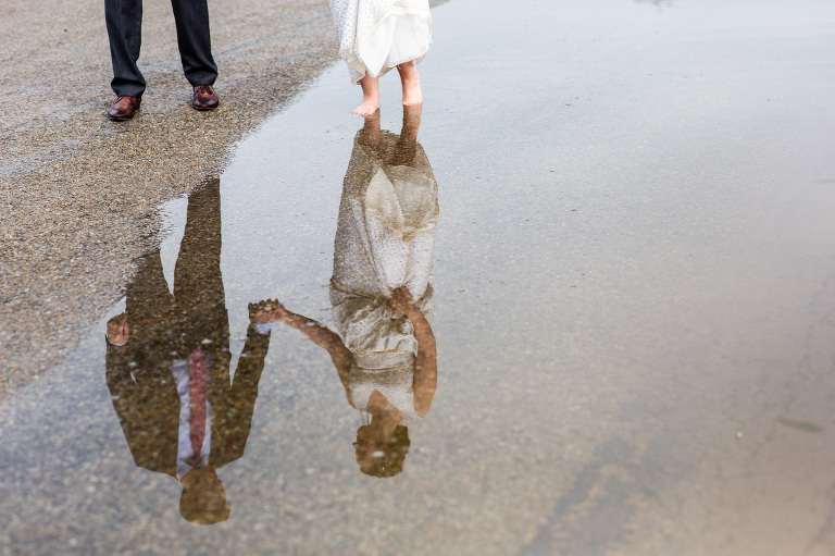 Rainy_countryside_wedding_ygk_backyard_tent_kingston_photographer_rob_whelan-1