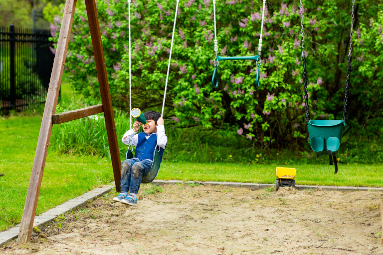 Rainy_countryside_wedding_ygk_backyard_tent_kingston_photographer_rob_whelan-1