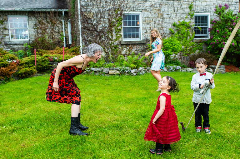 Rainy_countryside_wedding_ygk_backyard_tent_kingston_photographer_rob_whelan-1