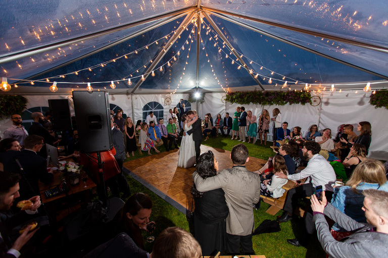 Rainy_countryside_wedding_ygk_backyard_tent_kingston_photographer_rob_whelan-1