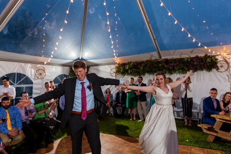 Rainy_countryside_wedding_ygk_backyard_tent_kingston_photographer_rob_whelan-1