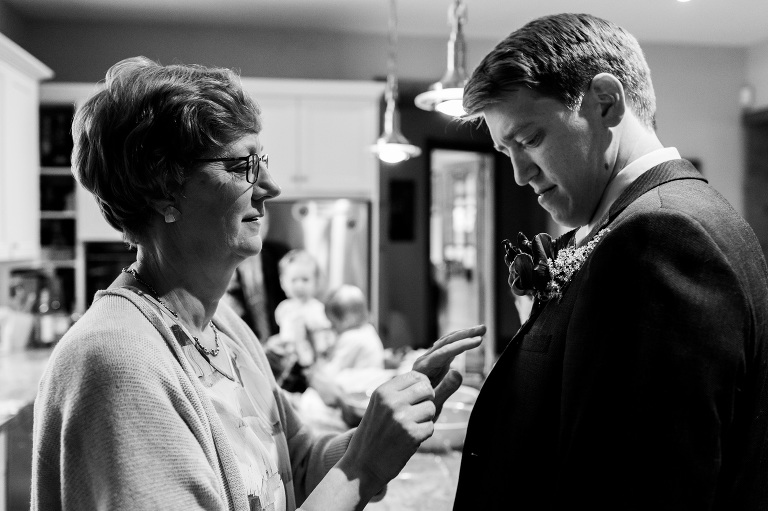 Rainy_countryside_wedding_ygk_backyard_tent_kingston_photographer_rob_whelan-1