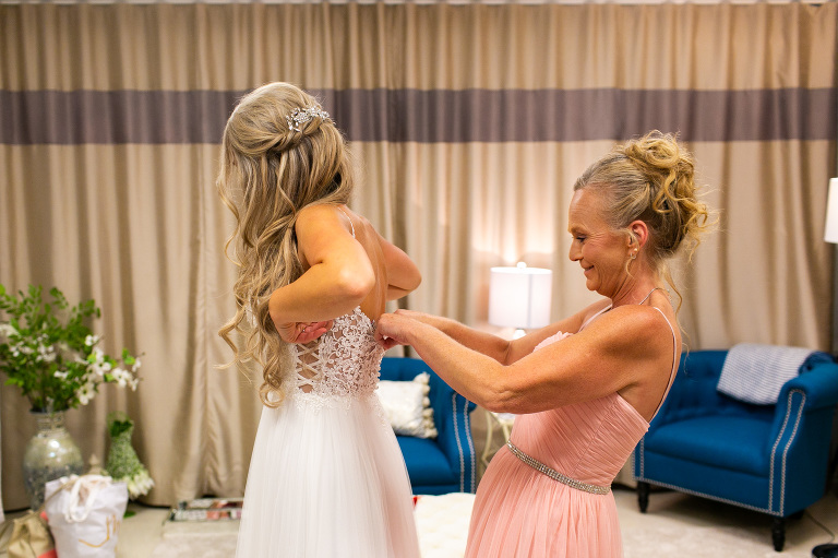 Saunders_Farm_Wedding_country_fun_outdoor_candid_photojournalism_rob_whelan-1