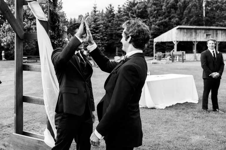 Saunders_Farm_Wedding_country_fun_outdoor_candid_photojournalism_rob_whelan-1