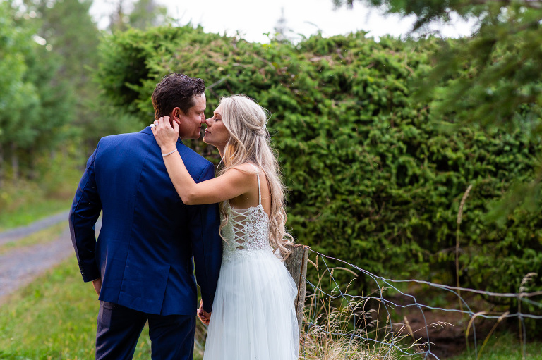 Saunders_Farm_Wedding_country_fun_outdoor_candid_photojournalism_rob_whelan-1