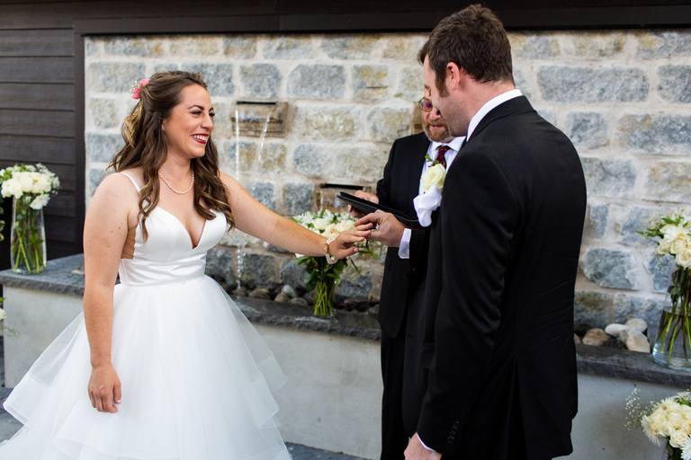 Frontenac-club-wedding-ygk-candid-photojournalism-kingston-photographer-rob-whelan-covid-intimate-outdoor-1