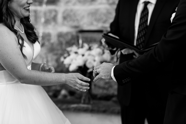 Frontenac-club-wedding-ygk-candid-photojournalism-kingston-photographer-rob-whelan-covid-intimate-outdoor-1