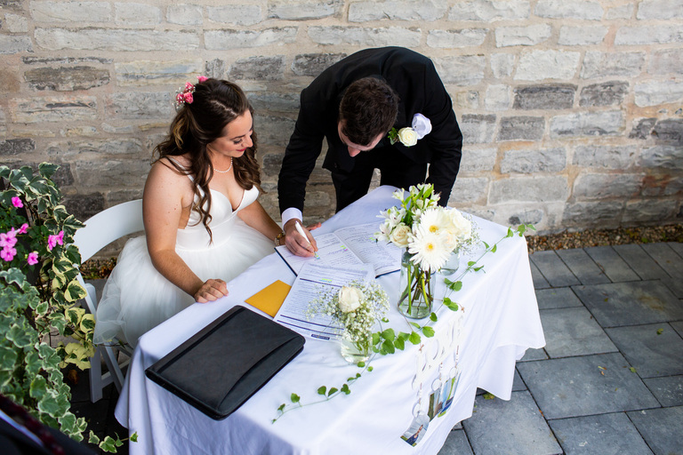 Frontenac-club-wedding-ygk-candid-photojournalism-kingston-photographer-rob-whelan-covid-intimate-outdoor-1
