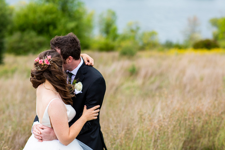 Frontenac-club-wedding-ygk-candid-photojournalism-kingston-photographer-rob-whelan-covid-intimate-outdoor-1