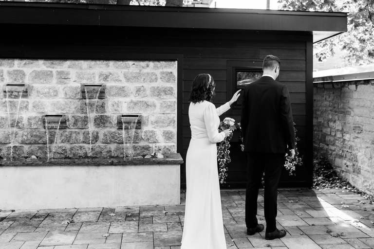 Frontenac-Inn-Wedding-intimate-covid-small-rooftop-queens-university-candid-rob-whelan-photo-ygk-kingston-photographer-1