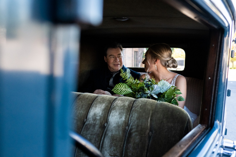 fort-henry-wedding-ygk-candid-photojournalism-fun-raw-unscripted-photos-rob-whelan-photography-1-2