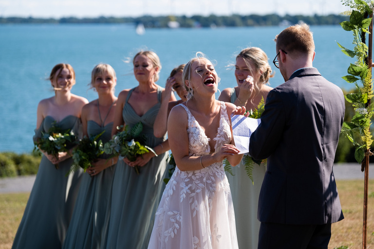 fort-henry-wedding-ygk-candid-photojournalism-fun-raw-unscripted-photos-rob-whelan-photography-1-2