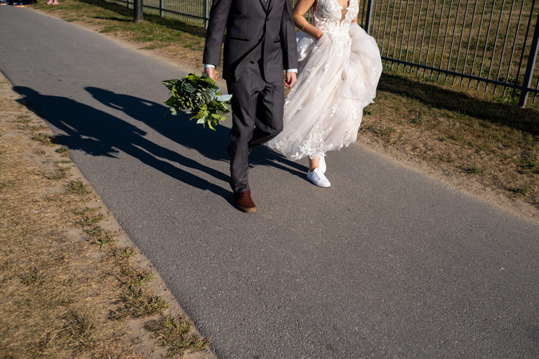 fort-henry-wedding-ygk-candid-photojournalism-fun-raw-unscripted-photos-rob-whelan-photography-1-2