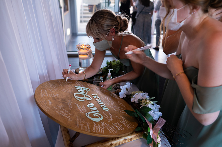 fort-henry-wedding-ygk-candid-photojournalism-fun-raw-unscripted-photos-rob-whelan-photography-1-2