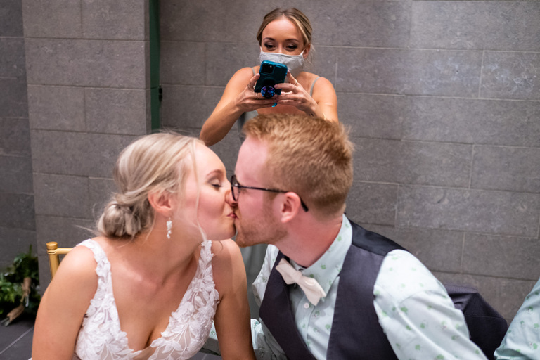 fort-henry-wedding-ygk-candid-photojournalism-fun-raw-unscripted-photos-rob-whelan-photography-1-2