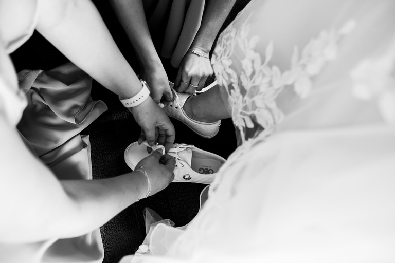 fort-henry-wedding-ygk-candid-photojournalism-fun-raw-unscripted-photos-rob-whelan-photography-1-2