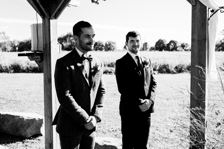 the-eddie-wedding-pec-vintage-vibes-sunset-the-county-candid-ygk-rob-whelan-photo-3