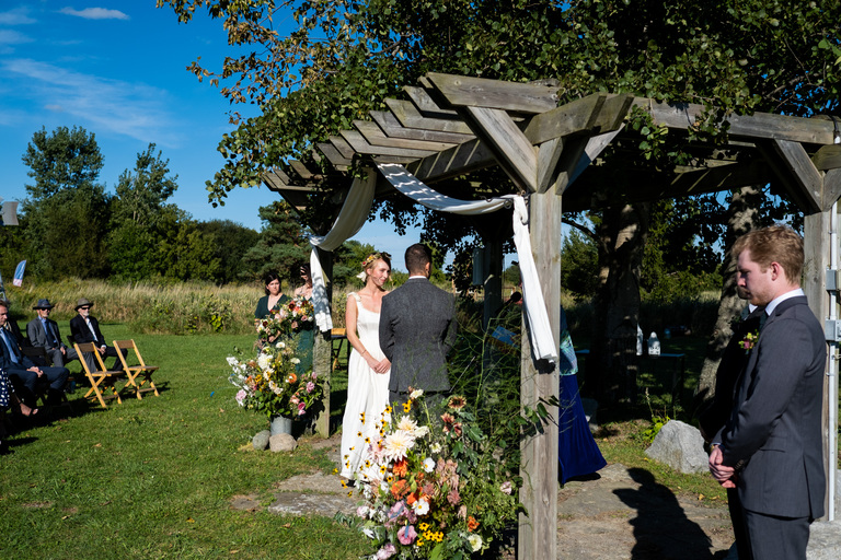 the-eddie-wedding-pec-vintage-vibes-sunset-the-county-candid-ygk-rob-whelan-photo-3