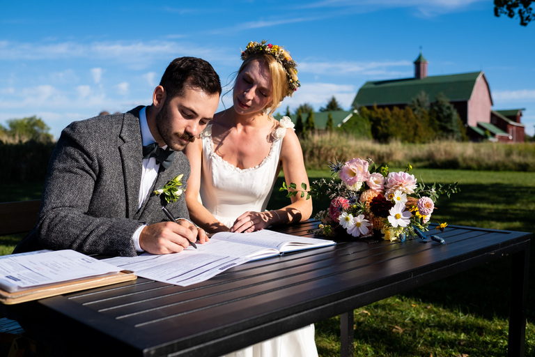 the-eddie-wedding-pec-vintage-vibes-sunset-the-county-candid-ygk-rob-whelan-photo-3