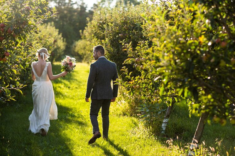 the-eddie-wedding-pec-vintage-vibes-sunset-the-county-candid-ygk-rob-whelan-photo-3