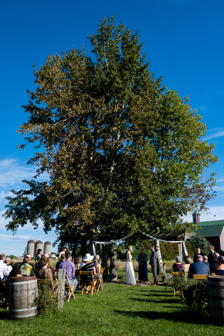 the-eddie-wedding-pec-vintage-vibes-sunset-the-county-candid-ygk-rob-whelan-photo-3