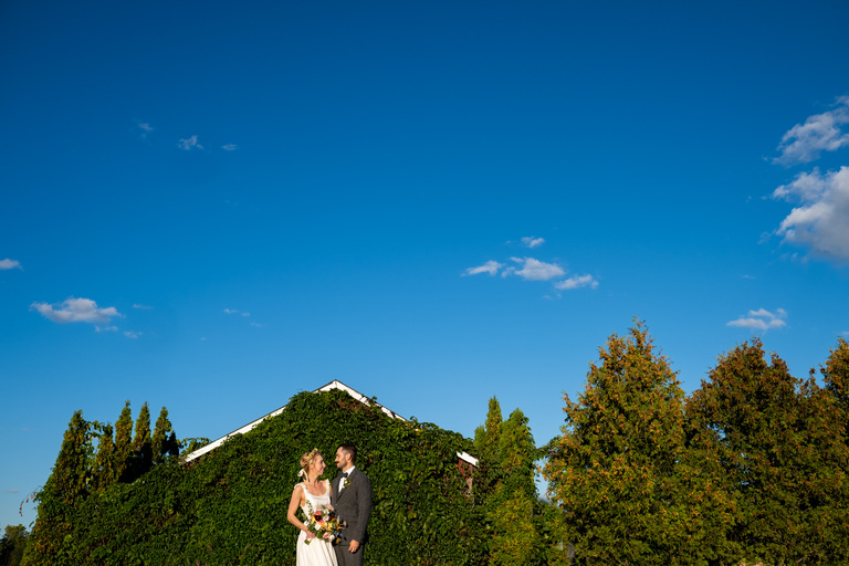 the-eddie-wedding-pec-vintage-vibes-sunset-the-county-candid-ygk-rob-whelan-photo-3