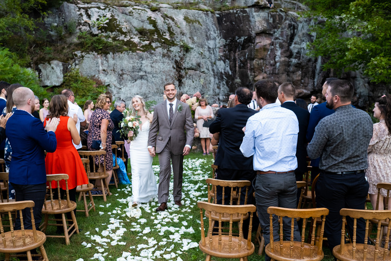 Rockport-Barn-Wedding-ygk-beautiful-rustic-venue-kingston-candid-photographer-rob-whelan-photo-1