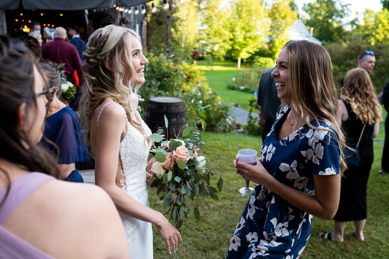 Rockport-Barn-Wedding-ygk-beautiful-rustic-venue-kingston-candid-photographer-rob-whelan-photo-1
