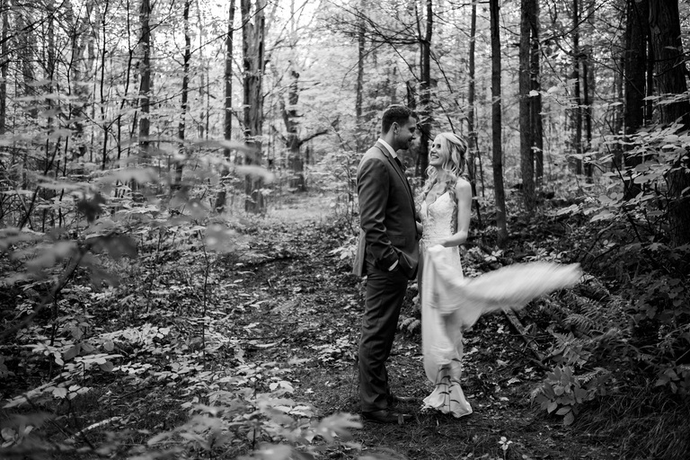 Rockport-Barn-Wedding-ygk-beautiful-rustic-venue-kingston-candid-photographer-rob-whelan-photo-1