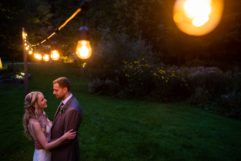 Rockport-Barn-Wedding-ygk-beautiful-rustic-venue-kingston-candid-photographer-rob-whelan-photo-1