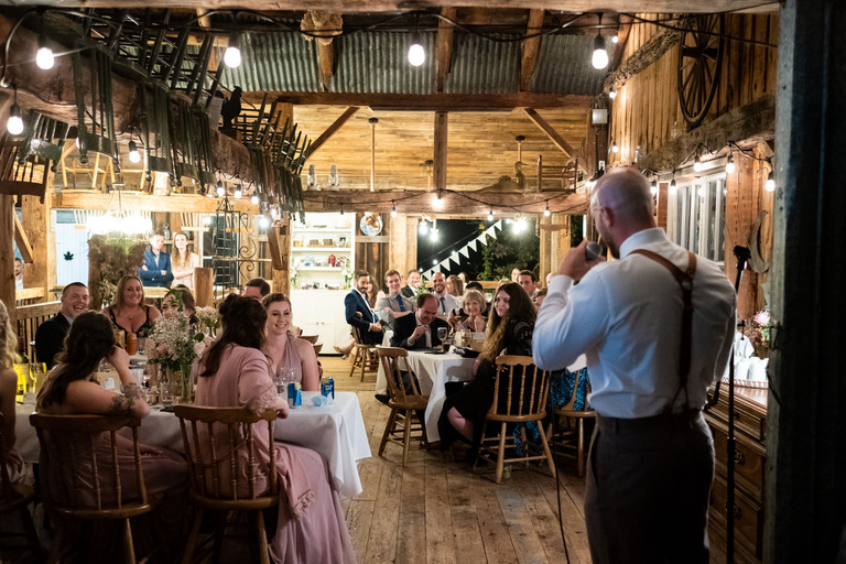 Rockport-Barn-Wedding-ygk-beautiful-rustic-venue-kingston-candid-photographer-rob-whelan-photo-1