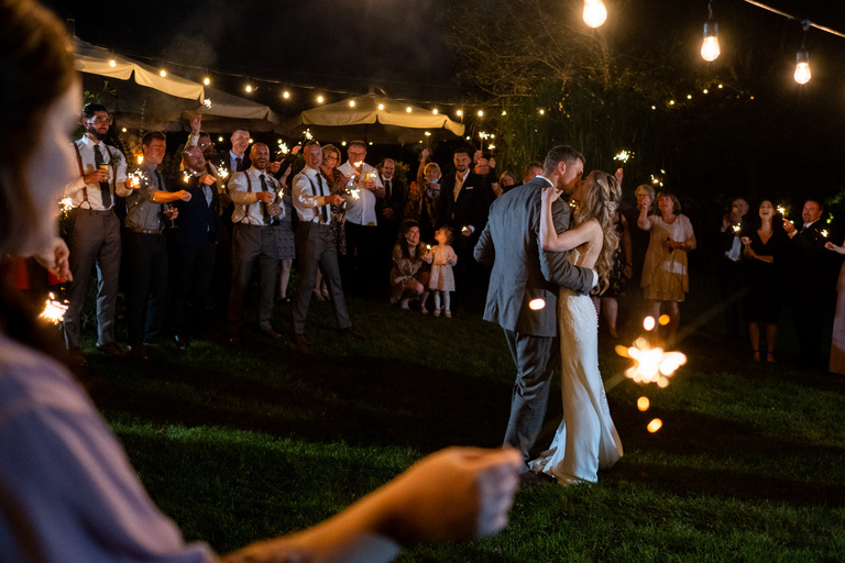 Rockport-Barn-Wedding-ygk-beautiful-rustic-venue-kingston-candid-photographer-rob-whelan-photo-1