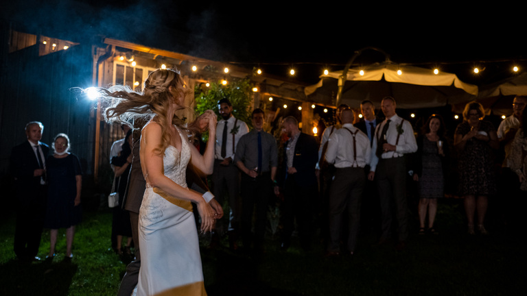 Rockport-Barn-Wedding-ygk-beautiful-rustic-venue-kingston-candid-photographer-rob-whelan-photo-1