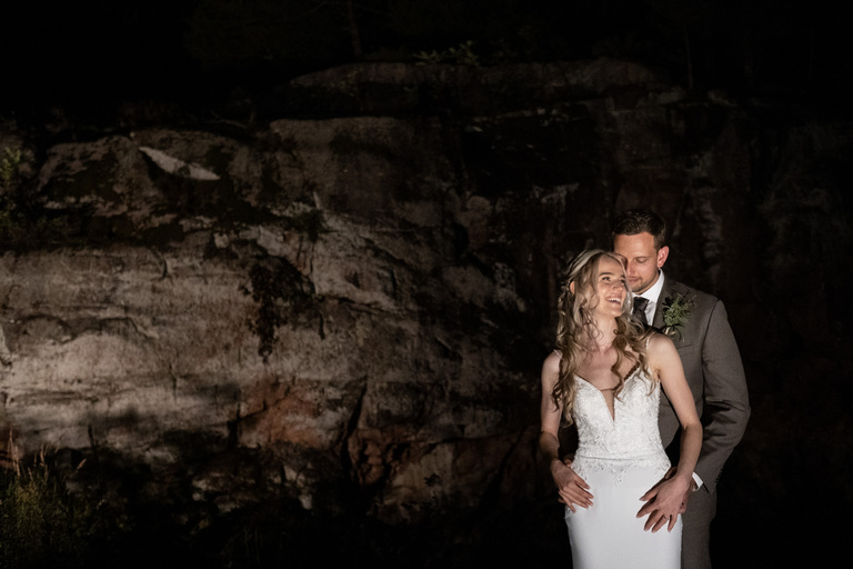 Rockport-Barn-Wedding-ygk-beautiful-rustic-venue-kingston-candid-photographer-rob-whelan-photo-1