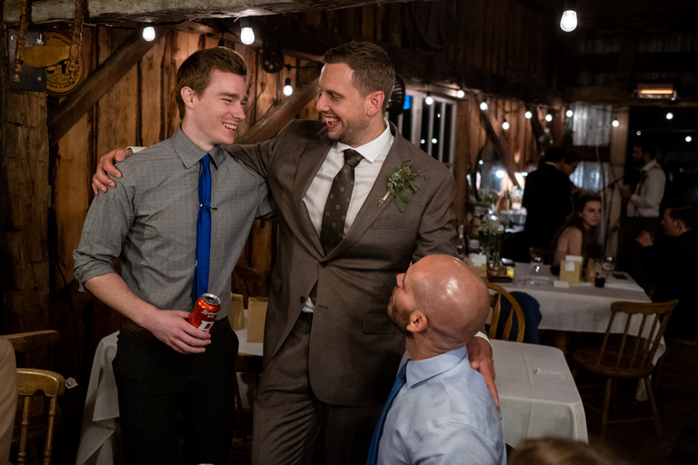 Rockport-Barn-Wedding-ygk-beautiful-rustic-venue-kingston-candid-photographer-rob-whelan-photo-1