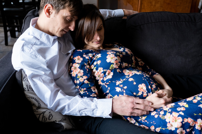 maternity-ygk-couple-cozy-pug-kingston-photographer-rob-whelan-1