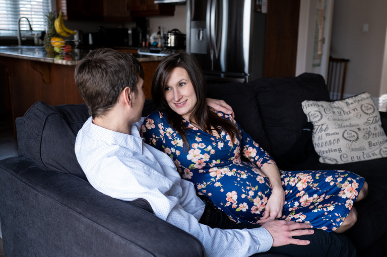 maternity-ygk-couple-cozy-pug-kingston-photographer-rob-whelan-1