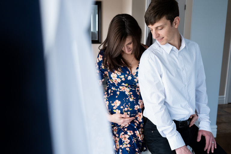 maternity-ygk-couple-cozy-pug-kingston-photographer-rob-whelan-1