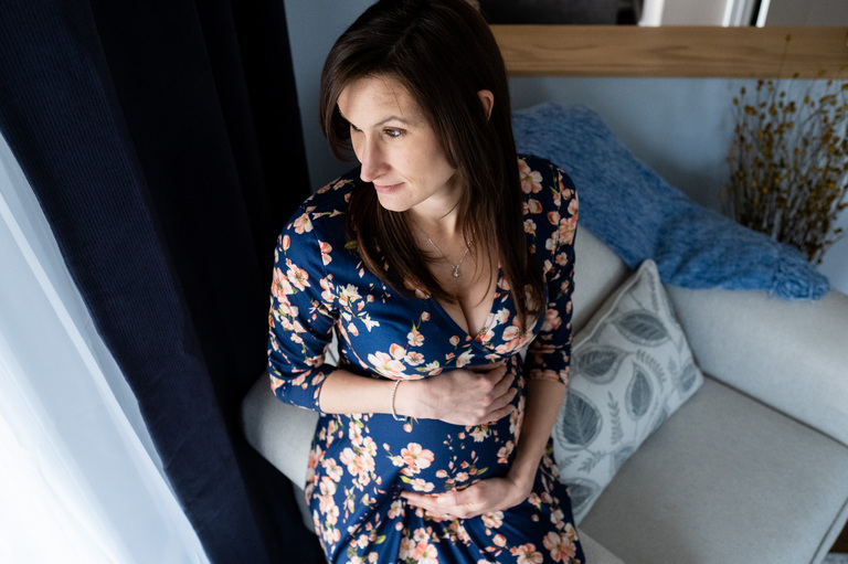 maternity-ygk-couple-cozy-pug-kingston-photographer-rob-whelan-1