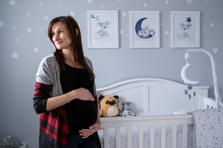 maternity-ygk-couple-cozy-pug-kingston-photographer-rob-whelan-1