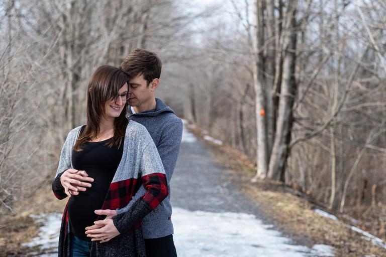 maternity-ygk-couple-cozy-pug-kingston-photographer-rob-whelan-1