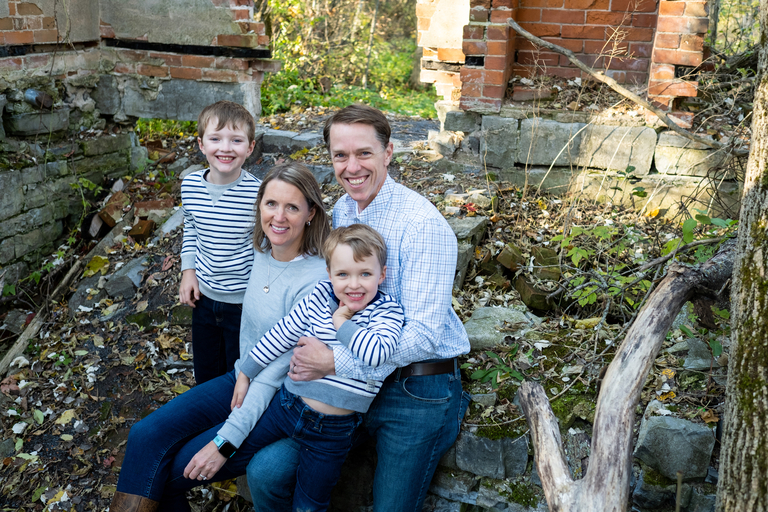 outdoor-family-photos-active-candid-fun-goldenhour-kingston-ygk-mtbk-rob-whelan-photo