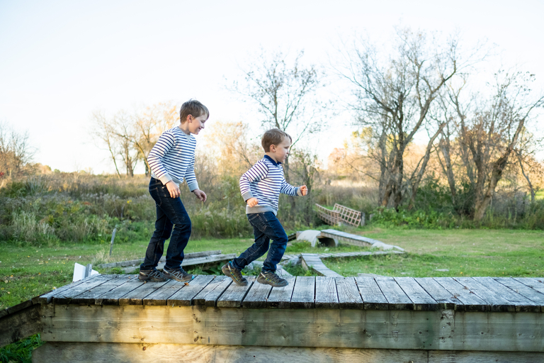 outdoor-family-photos-active-candid-fun-goldenhour-kingston-ygk-mtbk-rob-whelan-photo