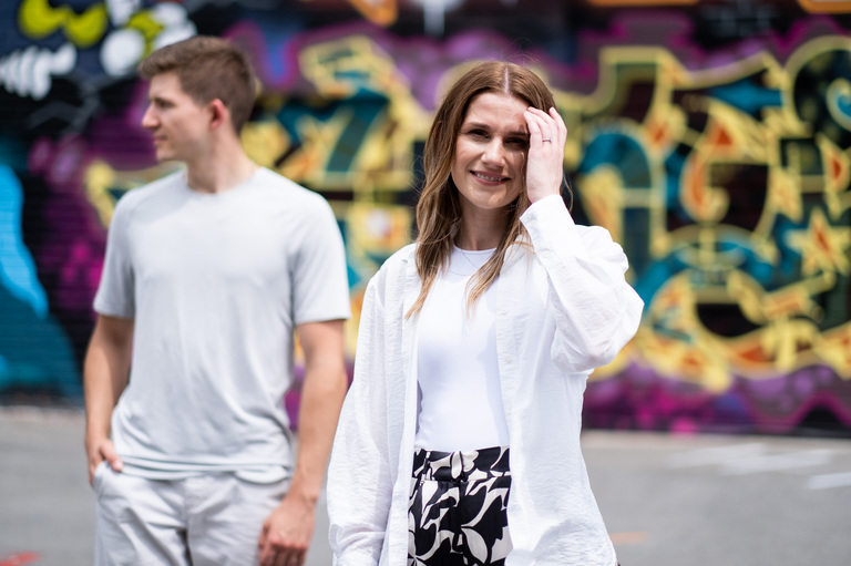 Queen's-University-Campus-Engagement-photos-rob-whelan-photo-ygk-candid-kingston-photographer-1