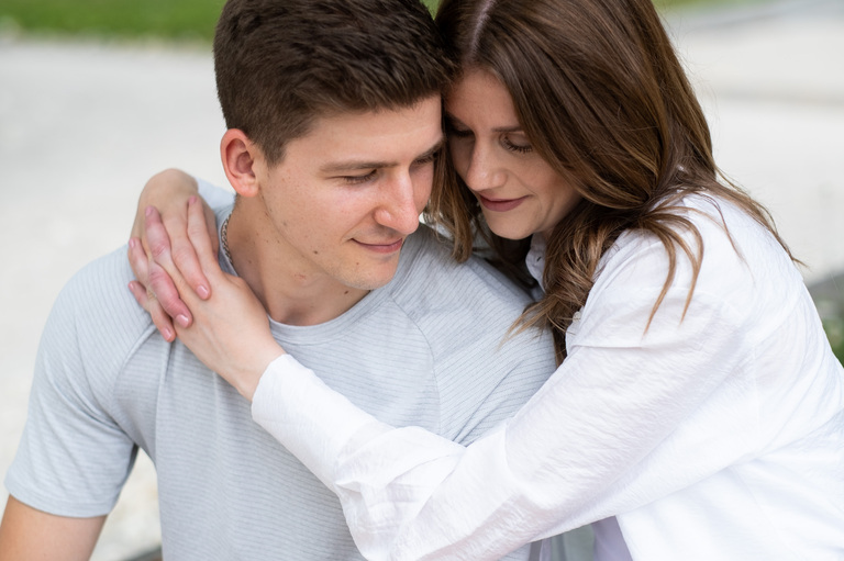 Queen's-University-Campus-Engagement-photos-rob-whelan-photo-ygk-candid-kingston-photographer-1